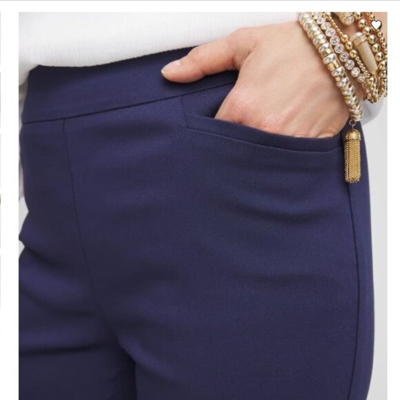 Chicos Dark Blue Brigitte Pull On Cropped Pants Size 0.5(6) Like New - Picture 2 of 16